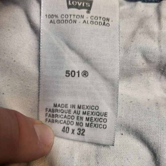 Levis 501 Jeans Mens 36x30 Blue Denim Straight Leg Distressed Button Fly - Picture 4 of 9